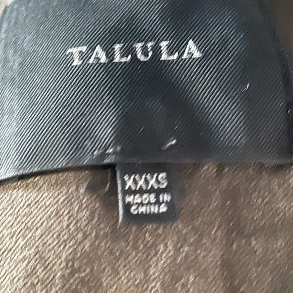 GUC Aritzia Talula Utility jacket in camo green - Picture 3 of 4